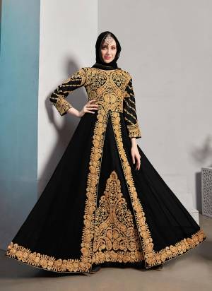 For A Designer Look,Grab These Suit in All Over Fine Colored.These Top And Dupatta Are Fabricated On Georgette Pair With Santoon Bottom.Its Beautified With Designer Heavy Embroidery,Stone Work. 