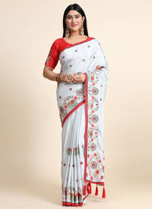 For A Beautiful Look,Grab These Saree in Fine Colored.These Saree is Fabricated On Crepe Silk Pair With Silk Blouse.Its Beautified With Heavy Embroidery And Diamond Work.