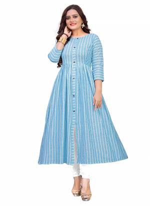 Grab These Kurti in Fine Colored.These Kurti is Fabricated On Cotton.Its Beautified With Wevon Lining Designer Work.