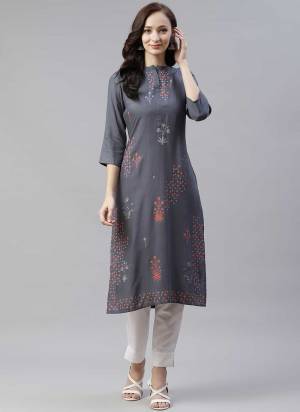 Grab These Casual Wear Kurti in fine Colored.These kurti is Fabricated On Rayon.Its Beautified With Designer Digital Printed.Its Available in All Regular Size.