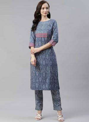 Grab These Casual Wear Kurti in fine Colored.These kurti is Fabricated On Rayon.Its Beautified With Designer Digital Printed.Its Available in All Regular Size.