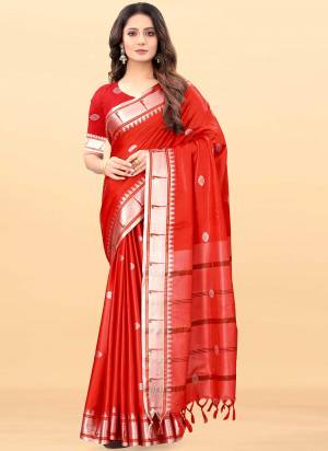 Grab These Casual Wear Saree in Fine Colored.These Saree And Blouse Are Fabricated On Lichi Silk.Ist Beautified With Weaving Designer Work.