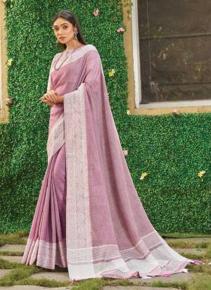 For A Different Look,Grab These Saree in All Over Fine Colored.These Saree And Blouse Are Fabricated On Linen.Its Beautified With Jari Weaving Designer Work.