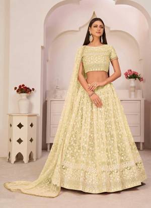 For A Designer Look,Grab These Lehenga Choli in All Over Fine Colored.These Lehenga And Blouse Are Fabricated On Mono Net Pair With Mono Net Dupatta.Its Beautified With Cotton Thread,Sequance Embroidery Work.