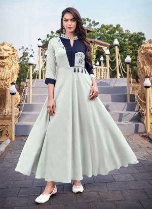 For A Festive Wear,Grab These Kurti in Fine Colored.These Kurti is Fabricated On Rayon.Its Beautified With Designer Embroidery Work.