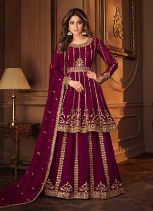 For A Designer Look,Grab These Suit in All Over Fine Colored.These Top And Bottom Are Fabricated On Georgette Pair With Georgette Dupatta.Its Beautified With Designer Sequance Embroidery Work.