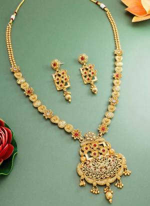 Grab These Beautiful Necklace in Golden Colored Come With Copper Material And Temple Work.Buy Now.