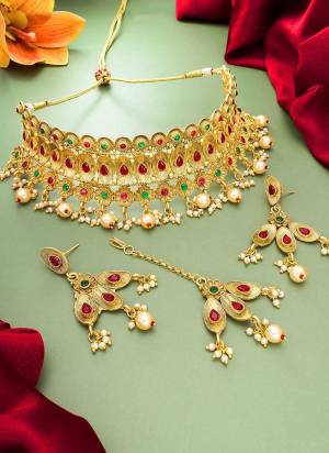 Grab These Beautiful Necklace in Golden Colored Come With Copper Material And Temple Work.Buy Now.