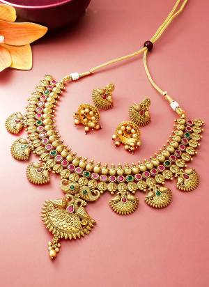 Grab These Beautiful Necklace in Golden Colored Come With Copper Material And Temple Work.Buy Now.