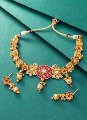 Grab These Beautiful Necklace in Golden Colored Come With Alloy Material And Beautified With Floral Choker Rajwadi Work.Buy Now.