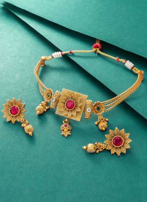 Grab These Beautiful Necklace in Golden Colored Come With Alloy Material And Beautified With Floral Choker Rajwadi Work.Buy Now.