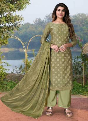 For A Feastive Wear,Grab These Suit in Fine Colored Pair With Bottom And Dupatta.These Top is Fabricated On Modal Chanderi Pair With Santoon Bottom And Fancy Dupatta.Its Beautified With Fancy Embroidery Work.