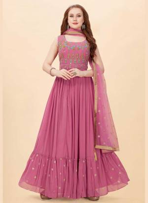 For A Designer Look,Grab These Readymade Gown in Fine Colored Pair With Fany Dupatta.These Gown is Fabricated On Georgette Pair With Net Dupatta.its Beautified With Designer Heavy Hand Embroidery Work.