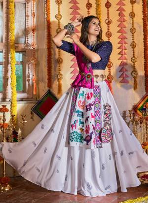 Grab These Lehenga Choli in fine Colored.These lehenga And Blouse Are Fabricated On Muslin Cotton Pair With Georgette Dupatta.Its Beautified With Heavy Designer Work.