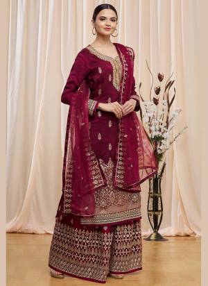 For A Designer Look,Grab These Plazzo Suit in Fine Colored Pair With Bottom And Dupatta.These Top Is Fabricated On Dolla Jacquard Pair With Net Bottom And Dupatta.Its Beautified With Wevon Designer,Embroidery,Stone Work.