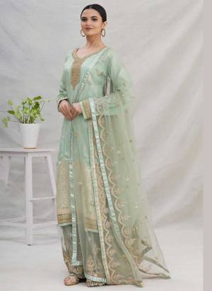 For A Designer Look,Grab These Plazzo Suit in Fine Colored Pair With Bottom And Dupatta.These Top Is Fabricated On Dolla Jacquard Pair With Net Bottom And Dupatta.Its Beautified With Wevon Designer,Embroidery,Stone Work.