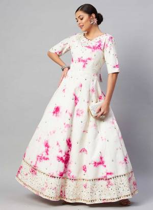 Grab These Anarkali Gown in Fine Colored.These Gown is Fabricated On Cotton.Its Beatified With Designer Shibori Printed,Sequance Embroidery Work.