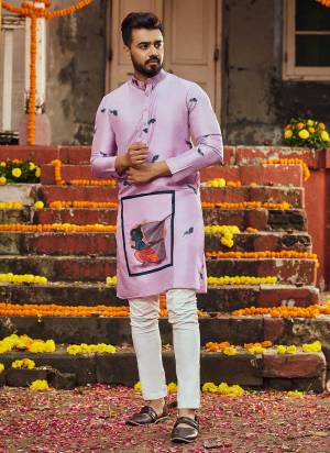 Grab These Navratri Kurta in fine Colored.These Kurta Is Fabricate On Gajji Silk.Its Beautified With Designer Printed Embroidery Work.