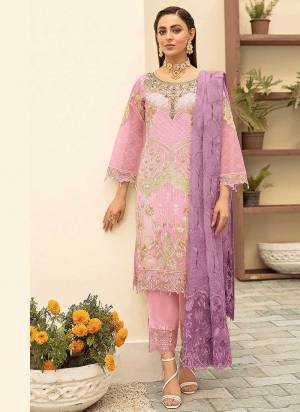 Grab These Suit in Fine Colored Pair With Bottom And Dupatta.These Top is Fabricated On Georgette Pair With Santoon Bottom And Butterfly Net Dupatta.Its Beautified With Heavy Multy Thread Embroidery Work.