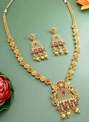 Grab These Beautifil Colored Necklace.These Necklace is Come Copper Material And Beautified With Floral Temple Work.