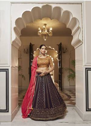 For A Designer Look,Grab These Lehenga Choli in Fine Colored.These Lehenga Are Georgette And Blouse Are Fabricated On Art Silk Pair With Silk Dupatta.Its Beautified With Sequance,Thread Embroidery Work,Printed And Wevon Designer.