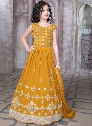 For A Designer Look,Grab These Kidswear Readymade Lehenga Choli in Fine Colored.These Lehenga And Blouse Are Fabricated On Georgette Pair With Georgette Dupatta.Its Beautified With Designer Embroidery Work.