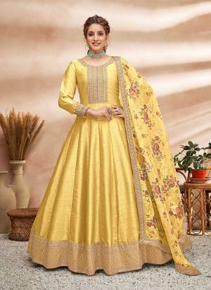 Grab These Anarkali Suit in Fine Colored Pair With Bottom And Dupatta.These Top Are Art Silk And Dupatta Are Fabricated On Organza Pair With Santoon Bottom.Its Beautified With Santoon Inner.Its Beautified With Designer Jari Embroidery Work,Floral Printed Dupatta.