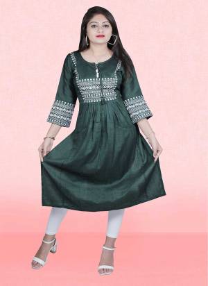 Attrective This Readymade Long Kurti In Fine Color Fabricated On Two Tone Rayon Beautified With Designer Thread Embroidery Work. It Is Light In Weight And Easy To Carry All Day Long. 