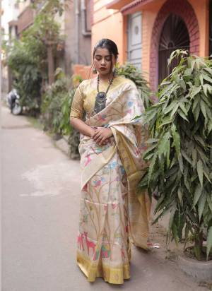 Looking These Festive Wear Saree in Fine Colored.These Saree And Blouse is Fabricated On Soft Silk.Its Beautified With Desiner Printed With Tassels.