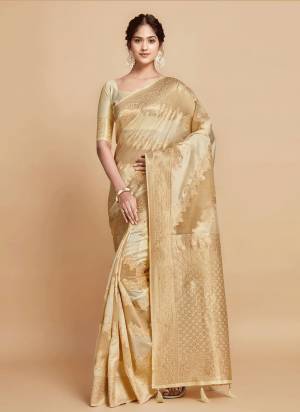 Grab These Festive Wear Saree in Fine Colored.These Saree is Fabricated On Linen Pair With Blouse.Its Beautified With Heavy Weaving Designer.