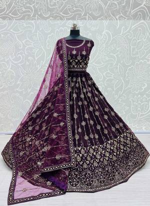 For A Designer Look,Grab These Lehenga Choli in Fine Colored.These Lehenga Choli Are Net And Dupatta Are Fabricated On Soft Net Pair.Its Beautified With Fancy Designer Multy Thread,Dori Embroidery,Diamond Work.