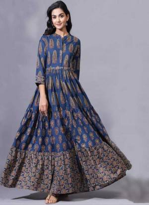 Grab These Beautiful Looking Readymade Long Gown.These Kurti is Fabricated On Muslin.Its Beautified With Designer Digital Printed.