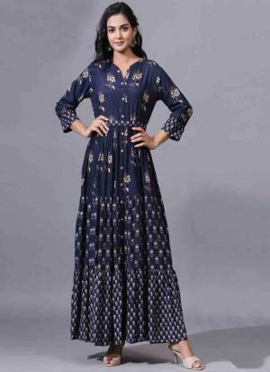 Grab These Beautiful Looking Readymade Long Gown.These Kurti is Fabricated On Muslin.Its Beautified With Designer Digital Printed.