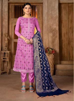 Grab These Suit in Fine Colored Pair With Bottom And Dupatta.These Top Are Banarasi Silk And Dupatta Are Fabricated On Banarasi Silk Pair With Santoon Bottom.Its Beautified With Santoon Inner.Its Beautified With Wevon Designer.