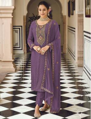 Attrective These Suit in Fine Colored Pair With Bottom And Dupatta.These Top And Dupatta Are Fabricated On Faux Georgette Pair With Santoon Bottom.Its Beautified With Santoon Inner.Its Beautified With Heavy Designer Embroidery Work.