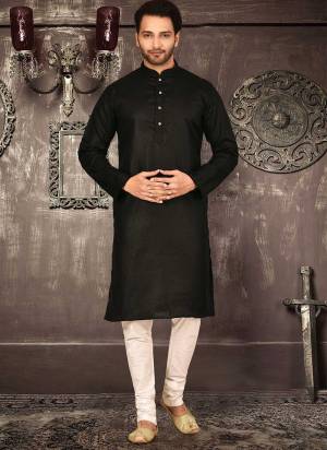 For A Festive Wear,Grab These Readymade Kurta With Chudidar Payjama Pair in Fine Colored.These Kurta And Chudidar Are Fabricated on Cotton Pair.Its Beautified With Solid .