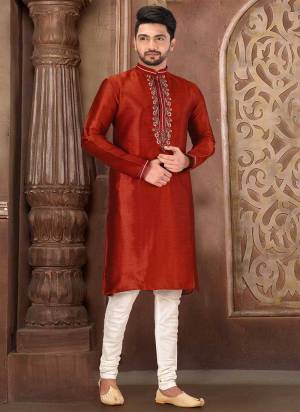 For A Festive Wear,Grab These Readymade Kurta With Chudidar Payjama Pair in Fine Colored.These Kurta Are Royal Silk Mulbury And Chudidar Are Fabricated on Dupion Silk Pair.Its Beautified With Jardosi And Machine Hand Work .