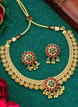 Grab These Beautifil Gold Colored Necklace.These Necklace is Come Copper Material And Beautified With Temple Work.