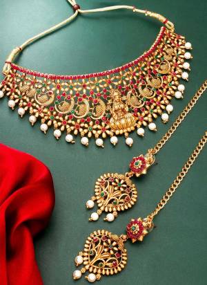 Grab These Beautifil Gold Colored Necklace.These Necklace is Come Mazak Material And Beautified With Temple Work.