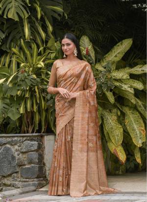 Garb These Festive Wear Saree in Fine Colored.These Saree And Blouse is Fabricated On Banarasi Silk.Its Beautified With Weavon Jari Designer With Printed.