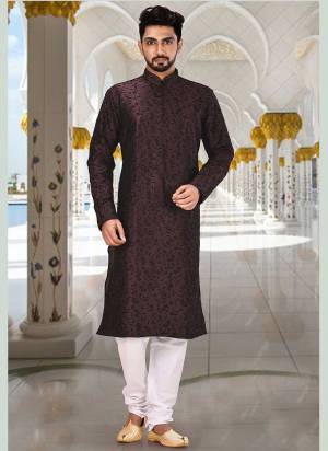 For A Festive Wear,Grab These Readymade Kurta With Chudidar Payjama Pair in Fine Colored.These Kurta Are Dupoin Silk And Chudidar Are Fabricated on Art Silk Pair.Its Beautified With Heavy Designer Embroidery Work .