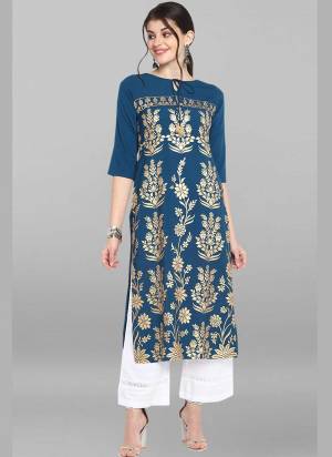 Grab These Beautiful Looking Readymade Long Kurti.These Kurti is Fabricated On Poly Crepe.Its Beautified With Designer Printed.