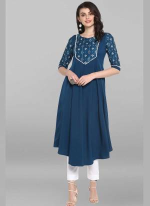 Grab These Beautiful Looking Readymade Long Kurti.These Kurti is Fabricated On Poly Crepe.Its Beautified With Designer Printed.