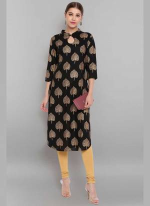 Grab These Beautiful Looking Readymade Long Kurti.These Kurti is Fabricated On Rayon.Its Beautified With Designer Ethnic Botanical Printed.