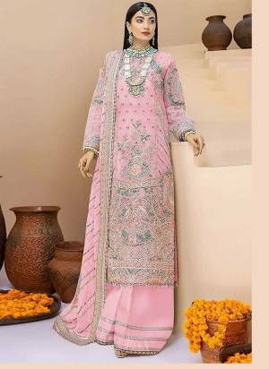 Attrective These Suit in Fine Colored Pair With Bottom And Dupatta.These Top And Dupatta Are Fabricated On Faux Georgette Pair With Santoon Bottom.Its Beautified With Santoon Inner.Its Beautified With Heavy Designer Embroidery Work.