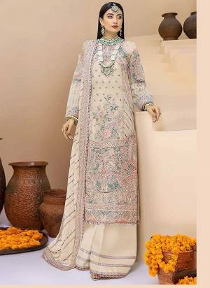 Attrective These Suit in Fine Colored Pair With Bottom And Dupatta.These Top And Dupatta Are Fabricated On Faux Georgette Pair With Santoon Bottom.Its Beautified With Santoon Inner.Its Beautified With Heavy Designer Embroidery Work.