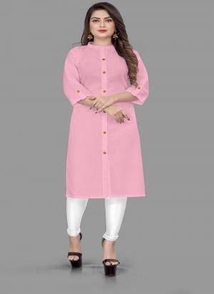 Attrective These Beautiful Looking Readymade Long Kurti.These Kurti is Fabricated On Cotton Slub.Its Beautified With Solid.