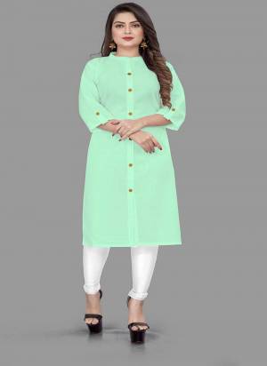 Attrective These Beautiful Looking Readymade Long Kurti.These Kurti is Fabricated On Cotton Slub.Its Beautified With Solid.