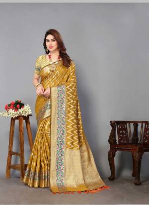 Attrective This Wedding Partywear Saree Paired With Blouse.This Saree And Blouse Are Soft Silk Based Fabric With Weaving Jacquard Rich Pallu Designer. Buy This Pretty Saree Now.