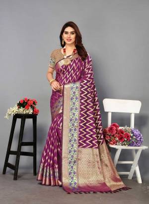 Attrective This Wedding Partywear Saree Paired With Blouse.This Saree And Blouse Are Soft Silk Based Fabric With Weaving Jacquard Rich Pallu Designer. Buy This Pretty Saree Now.